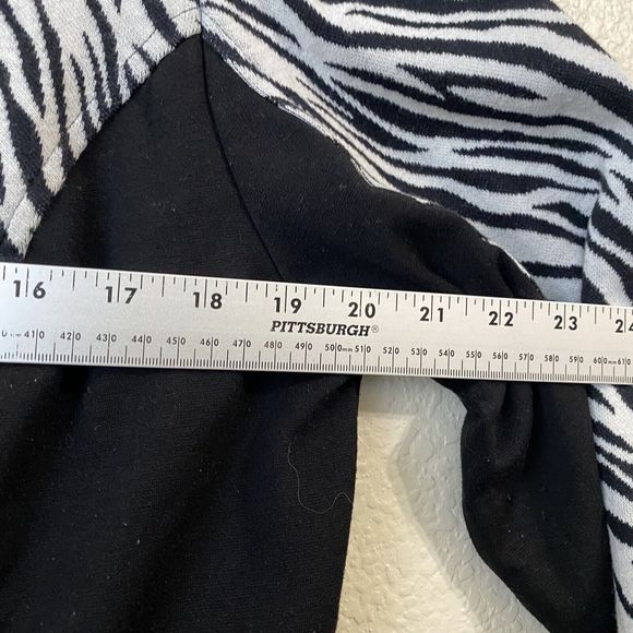Chicos Jacket Womens Size 2 Large Zebra Print Fullzip Stretch Black White - Picture 4 of 8
